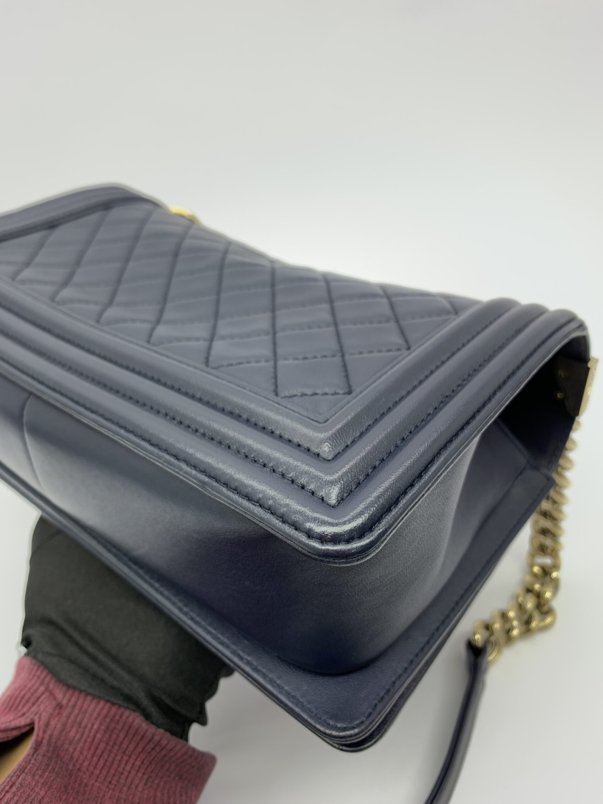 Boy 25 Lambskin Navy GHW