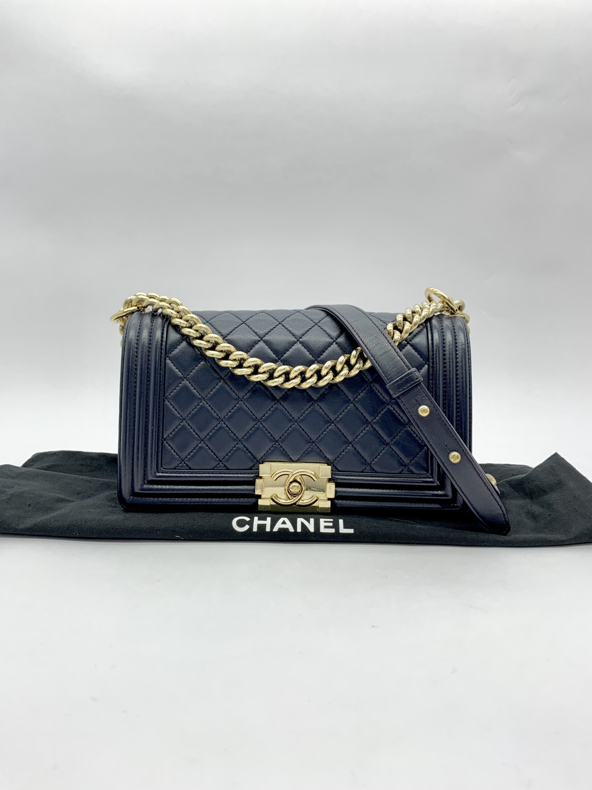 Boy 25 Lambskin Navy GHW