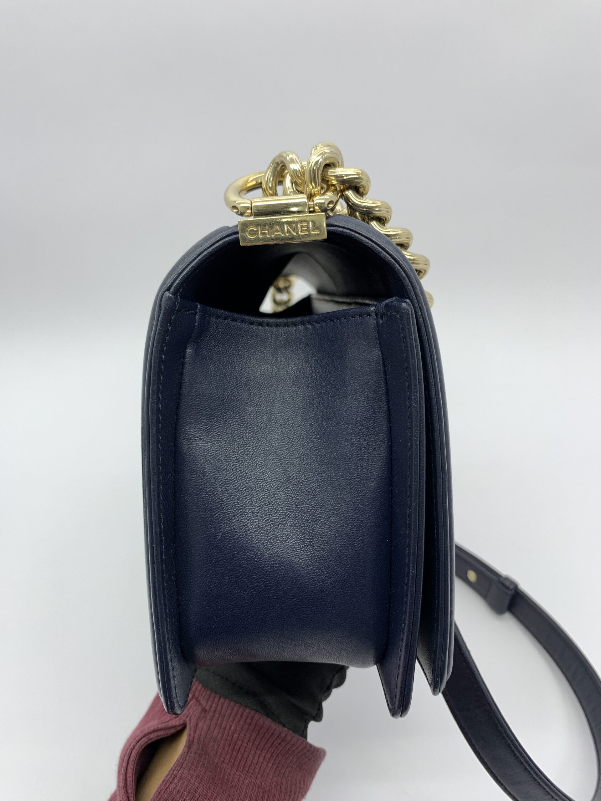 Boy 25 Lambskin Navy GHW