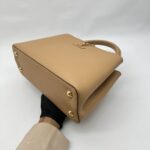 Capucines MM Taurillon Arizona GHW