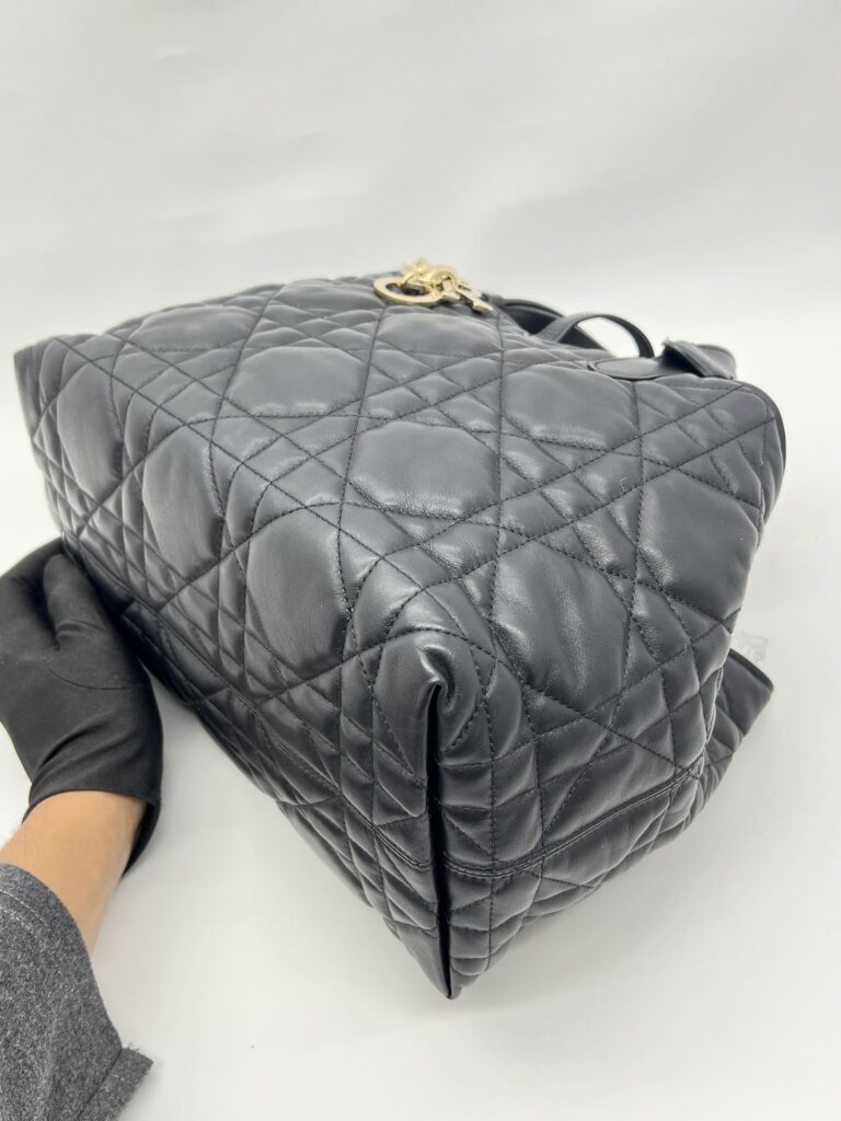 Toujours Medium Lambskin Black GHW
