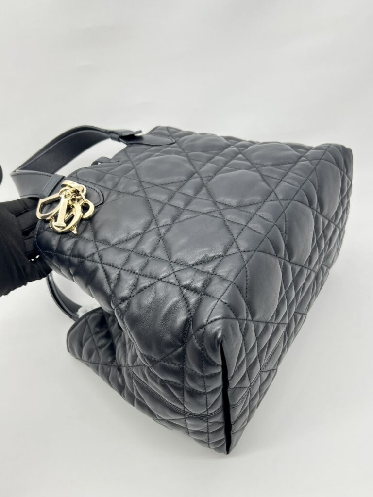 Toujours Medium Lambskin Black GHW