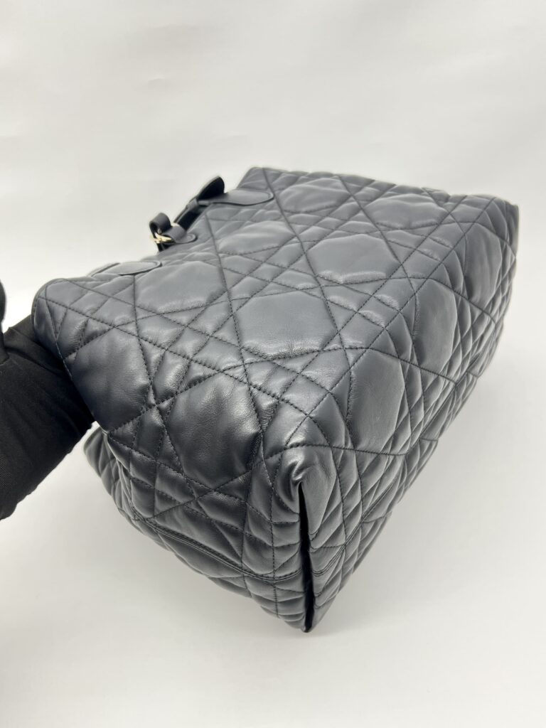 Toujours Medium Lambskin Black GHW