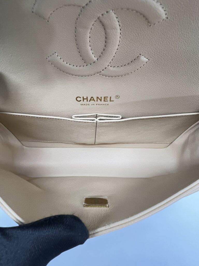 Medium Classic D Flap Caviar Beige GHW