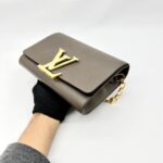 Chain Pochette Louise Taupe GHW