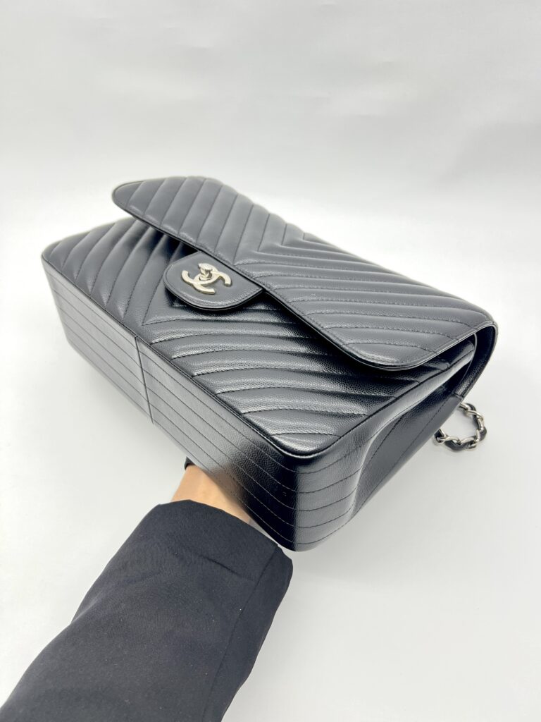 Jumbo Classic D Flap Black Chevron Caviar SHW