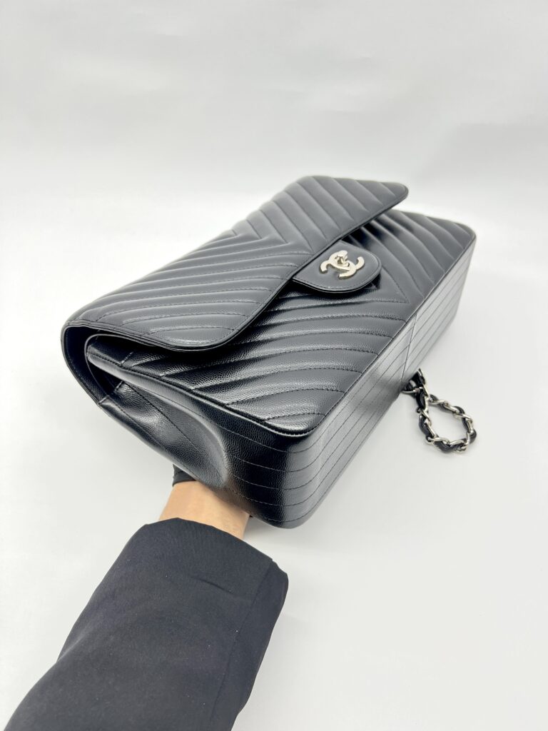 Jumbo Classic D Flap Black Chevron Caviar SHW