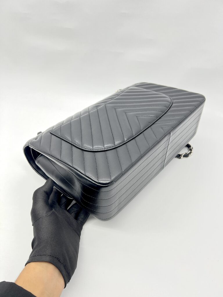 Jumbo Classic D Flap Black Chevron Caviar SHW