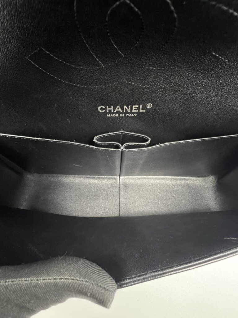 Jumbo Classic D Flap Black Chevron Caviar SHW