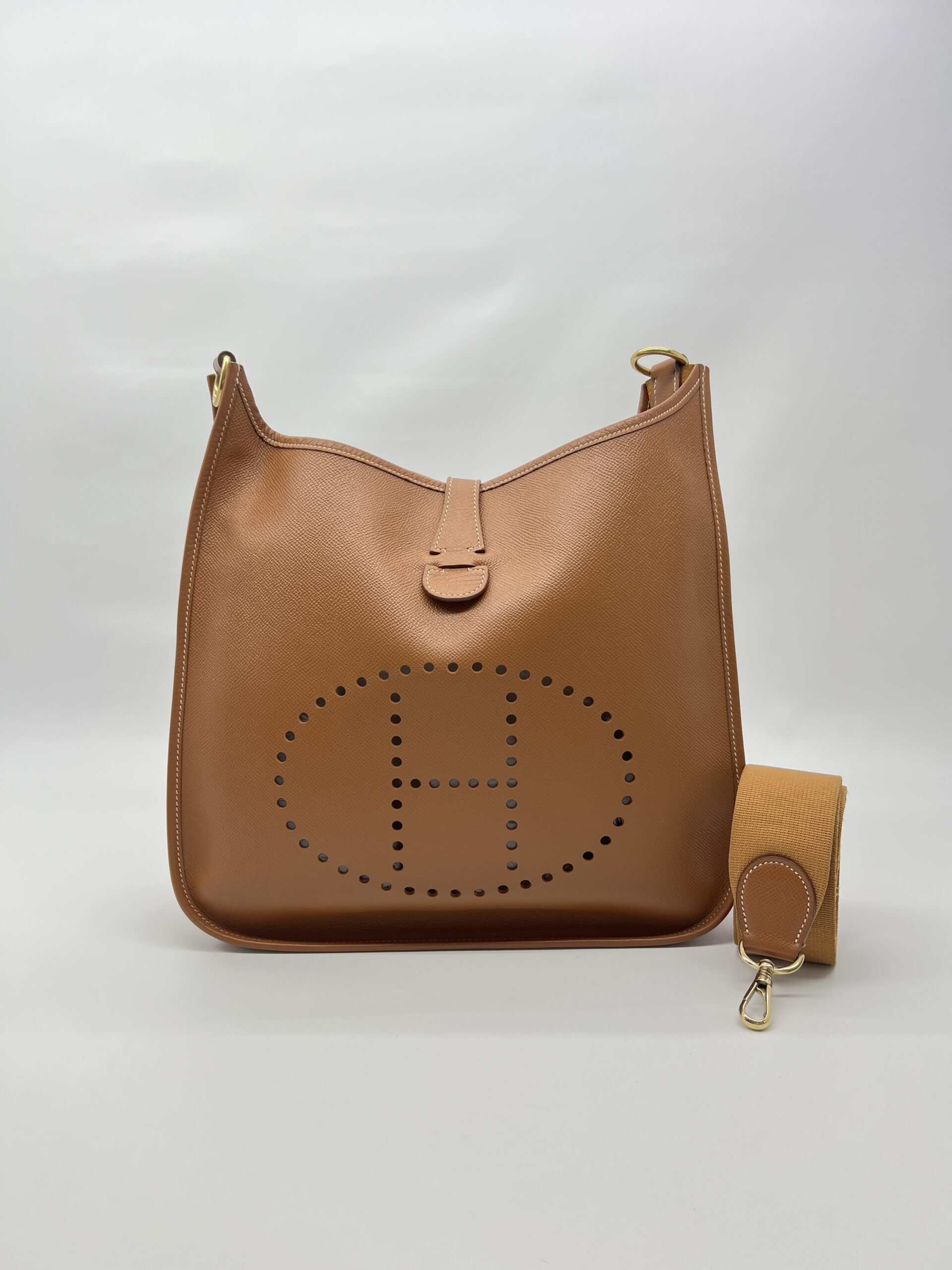 Evelyne 29 Epsom Gold GHW