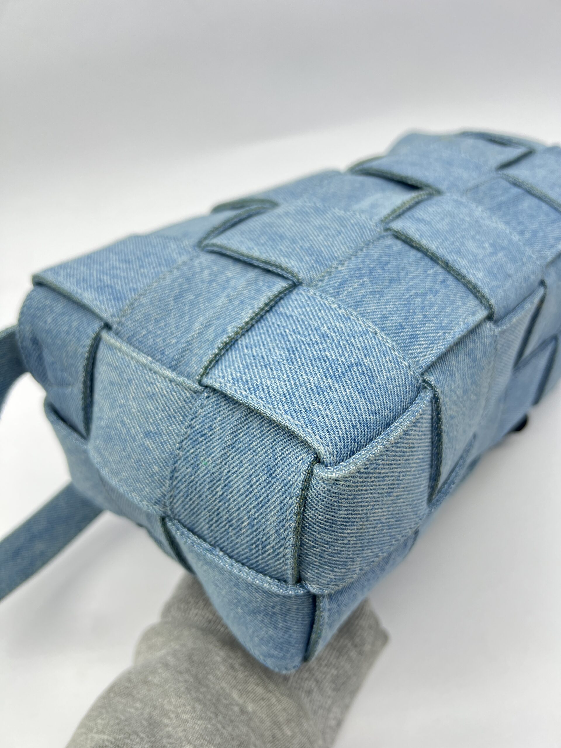 Brick Cassette Intrecciato Washed Denim SHW