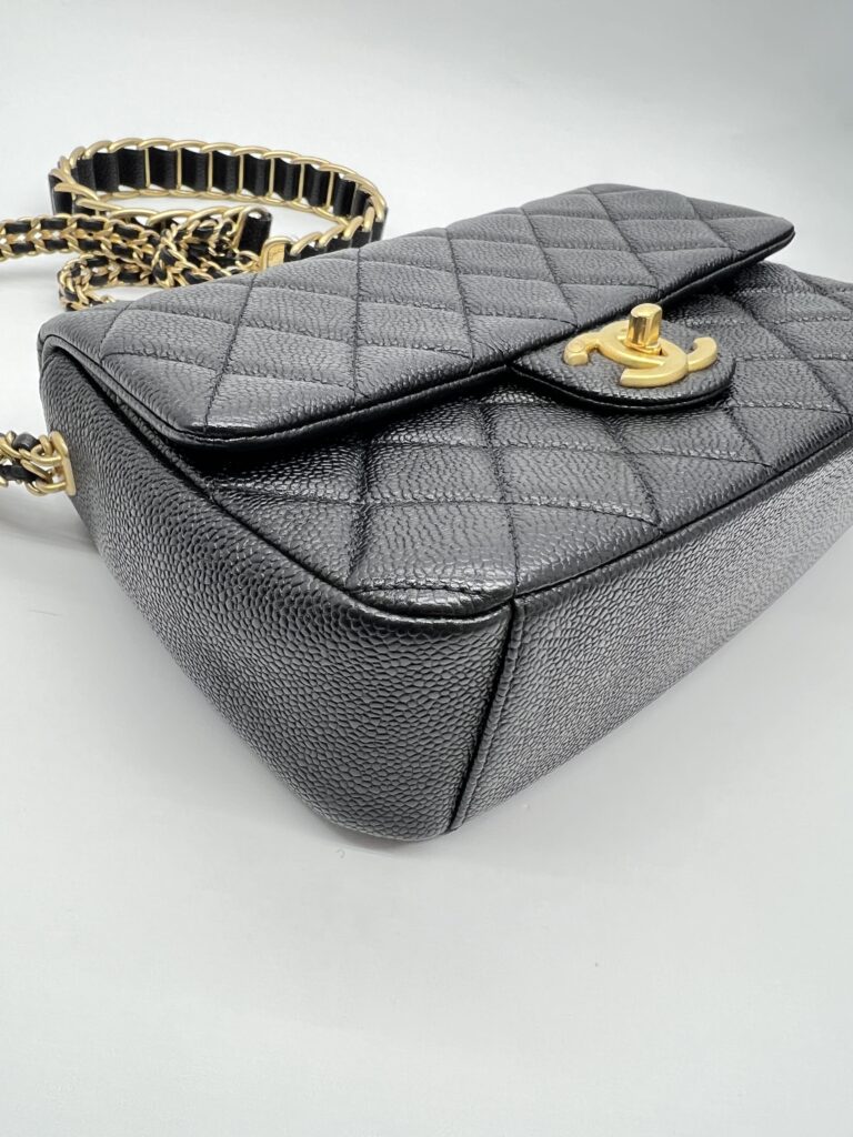 Flap Bag Black caviar GHW