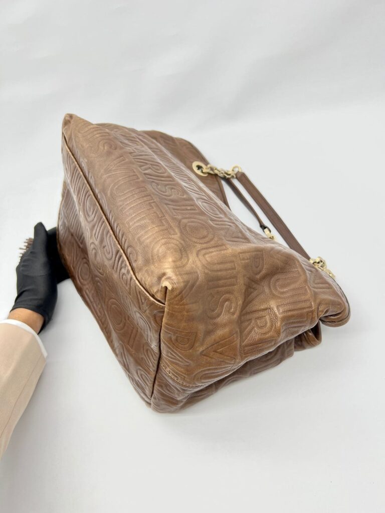 Souple Whisper Embossed Brown GHW