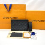 Gaston Wearable Wallet Monogram Shadow Noir