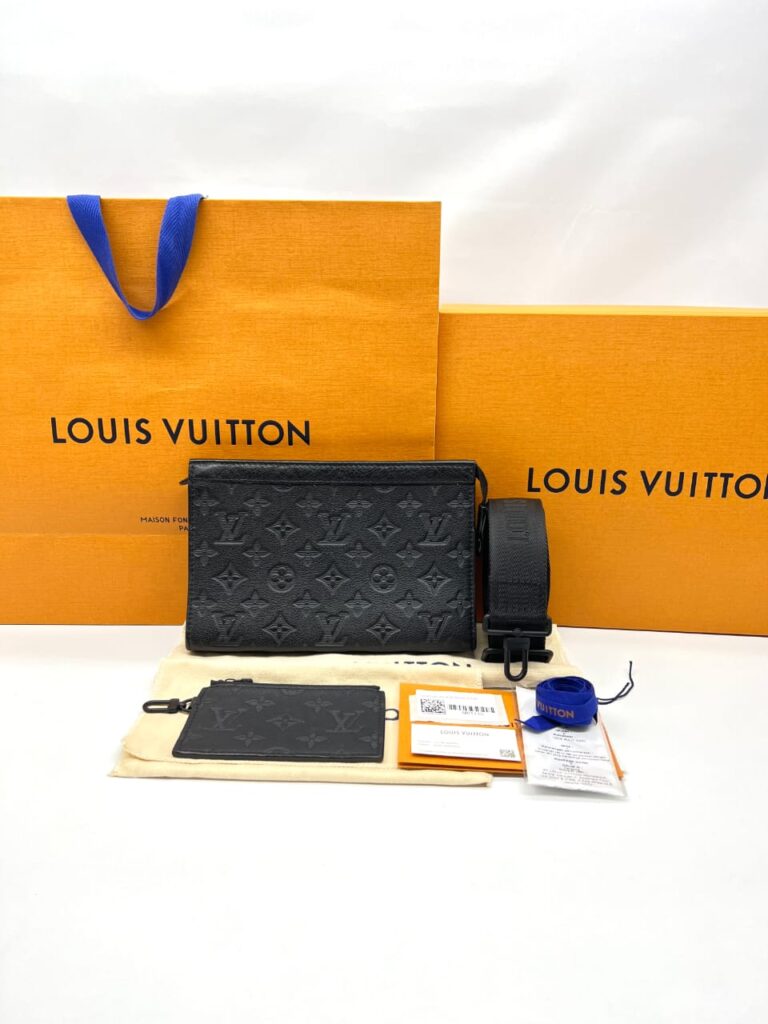 Gaston Wearable Wallet Monogram Shadow Noir