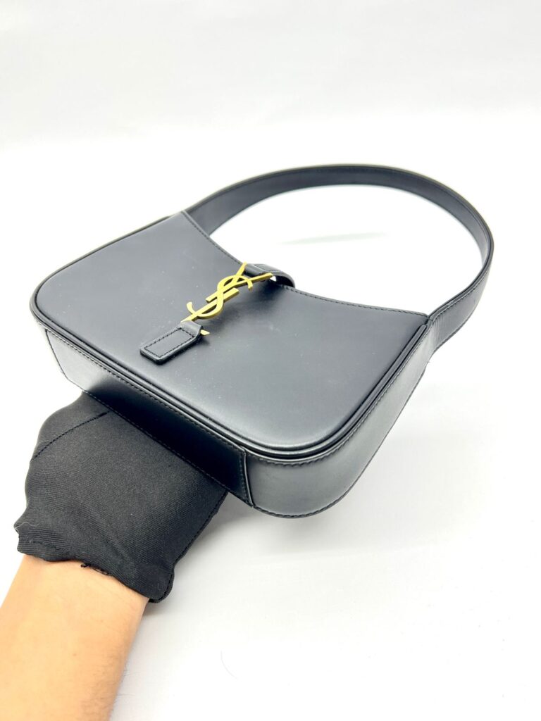 Mini Le 5 A 7 Hobo Black Smooth GHW