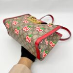 Padlock Shoulder Chain GG Supreme Red GHW