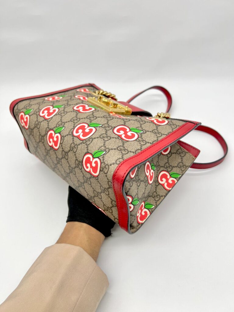 Padlock Shoulder Chain GG Supreme Red GHW