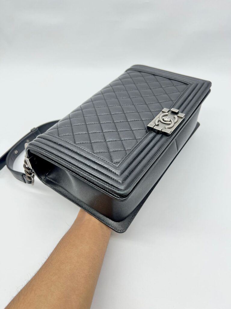 Boy 28 Caviar Black RHW