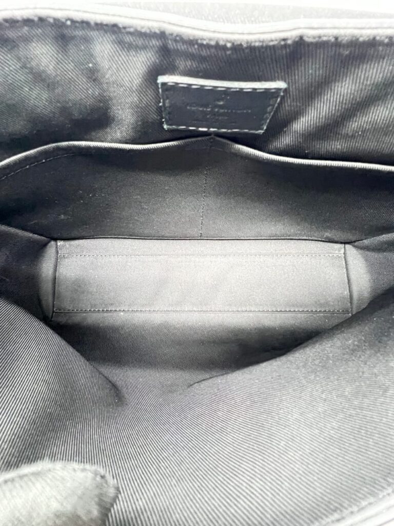 New Messenger Aerogram Black