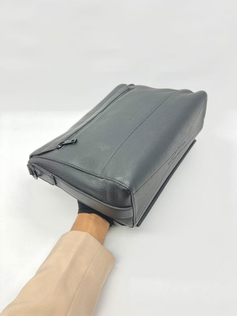 New Messenger Aerogram Black