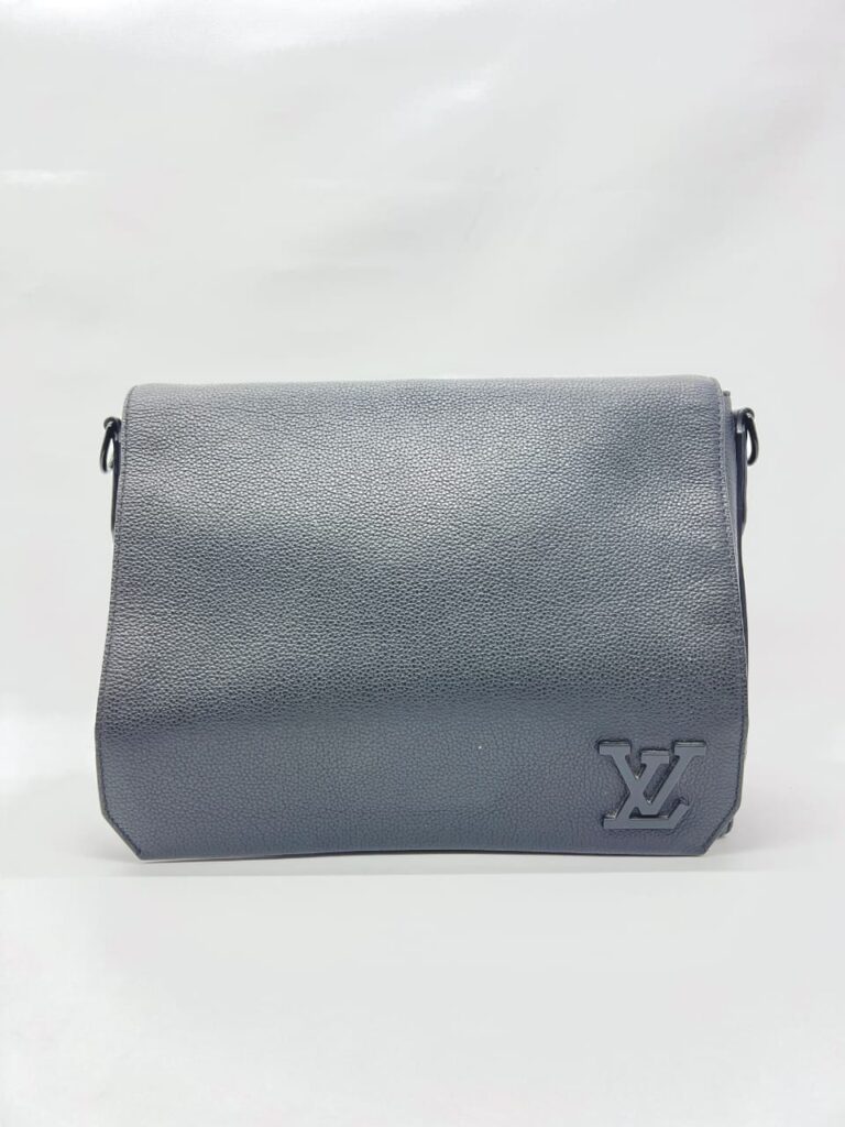 New Messenger Aerogram Black