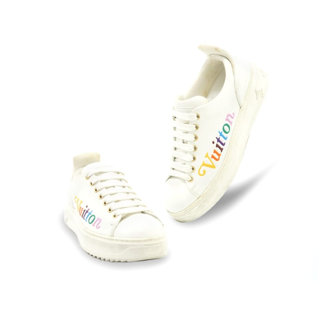 Timeout New Wave White Rainbow Logo