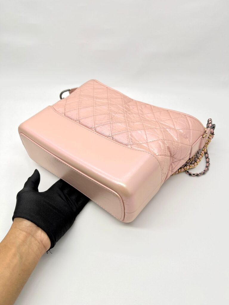 Gabrielle Medium Iridescent Light Pink