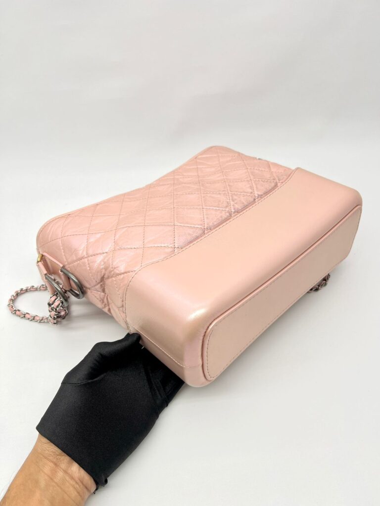 Gabrielle Medium Iridescent Light Pink