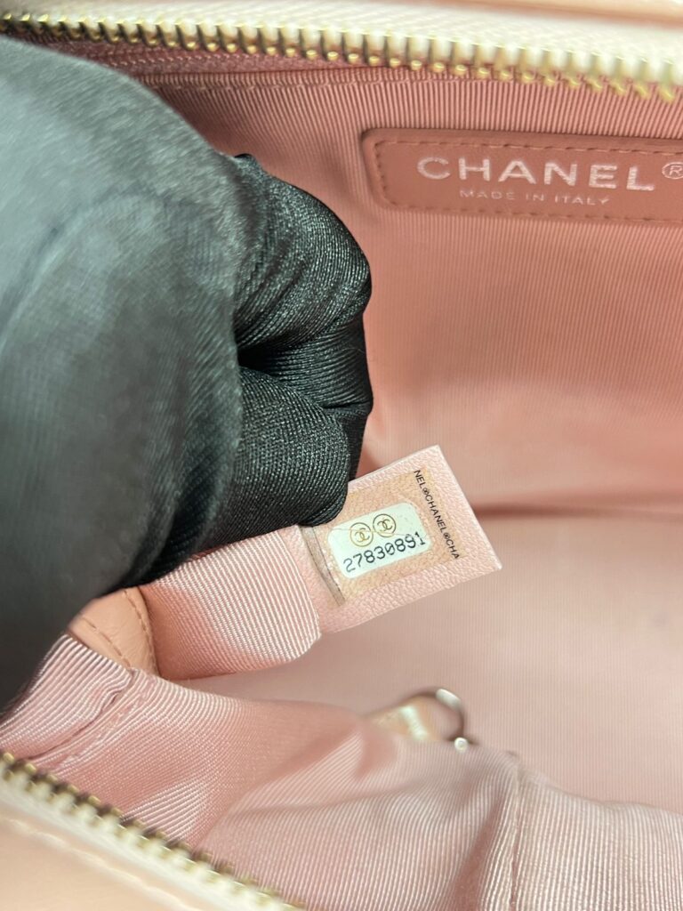 Gabrielle Medium Iridescent Light Pink