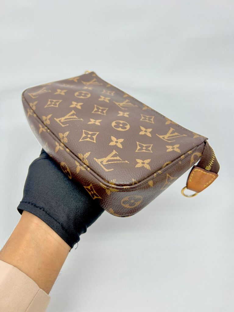Pochette Accessories Monogram GHW