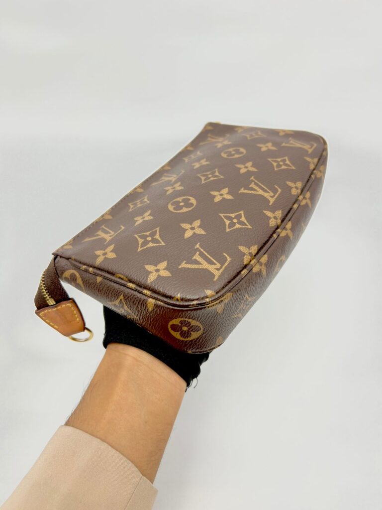 Pochette Accessories Monogram GHW