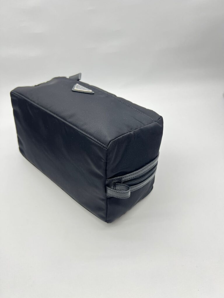 Triangle Logo Travel Re-Nylon Saffiano Nero SHW