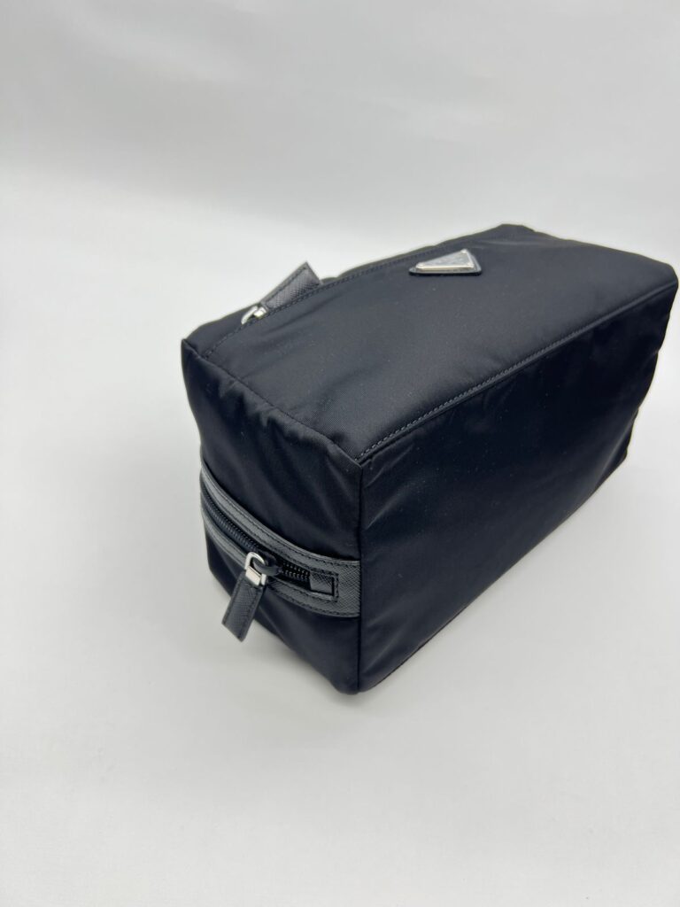 Triangle Logo Travel Re-Nylon Saffiano Nero SHW