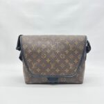 Magnetic Messenger Monogram