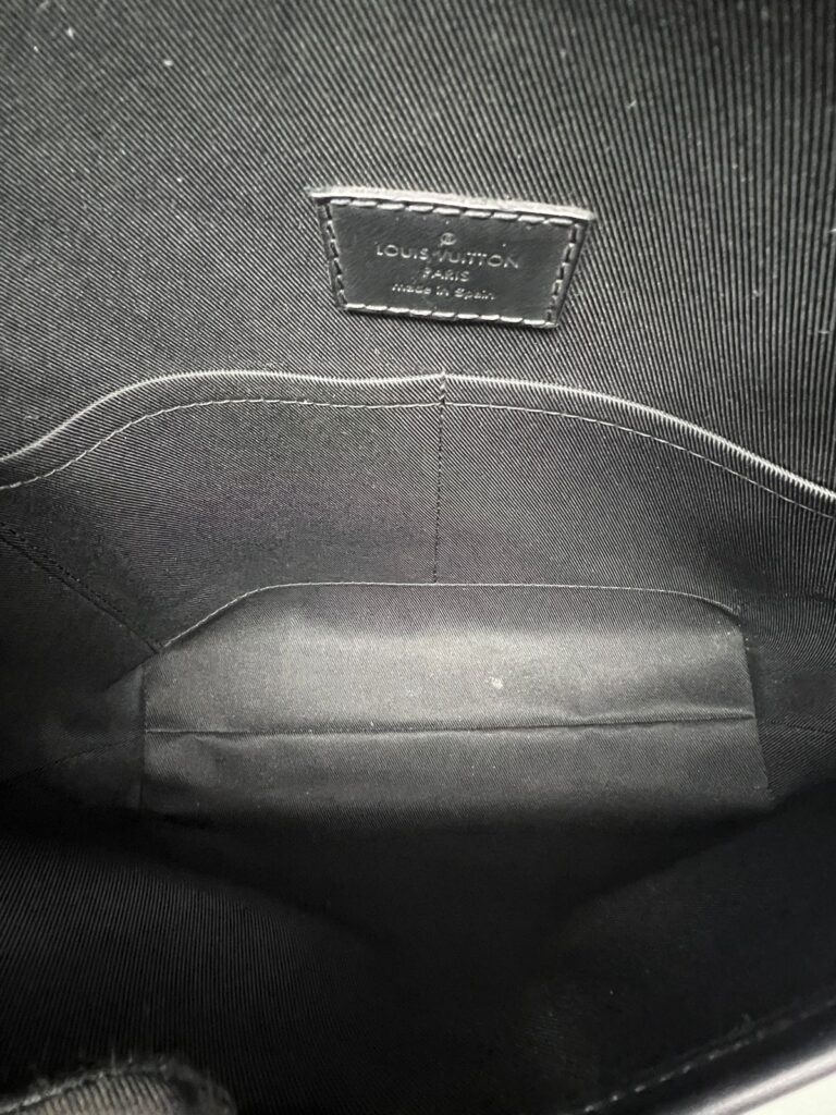 Magnetic Messenger Monogram