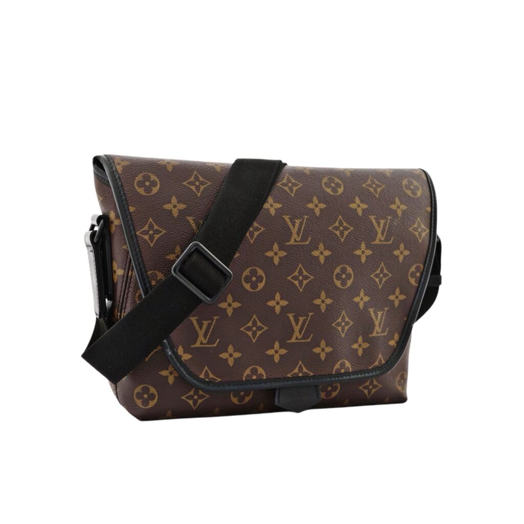 Magnetic Messenger Monogram