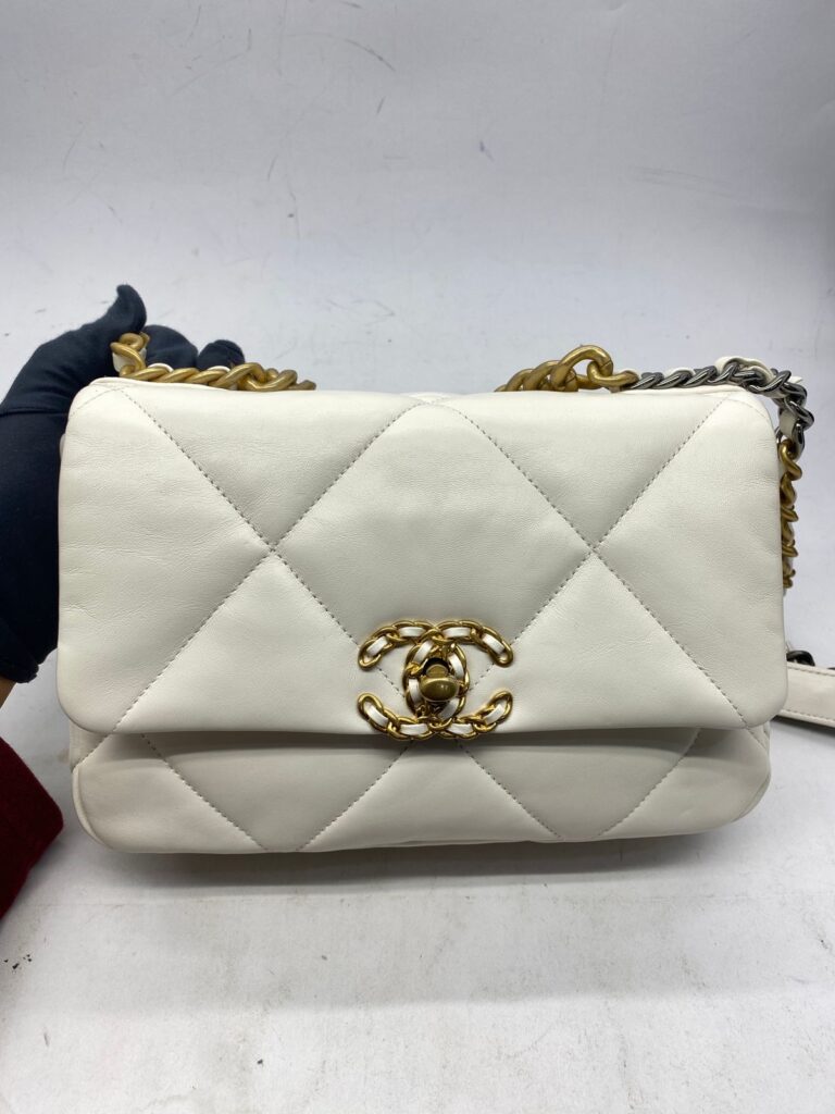 C19 Small Lambskin White GHW