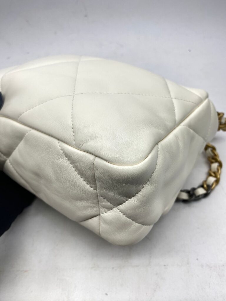 C19 Small Lambskin White GHW