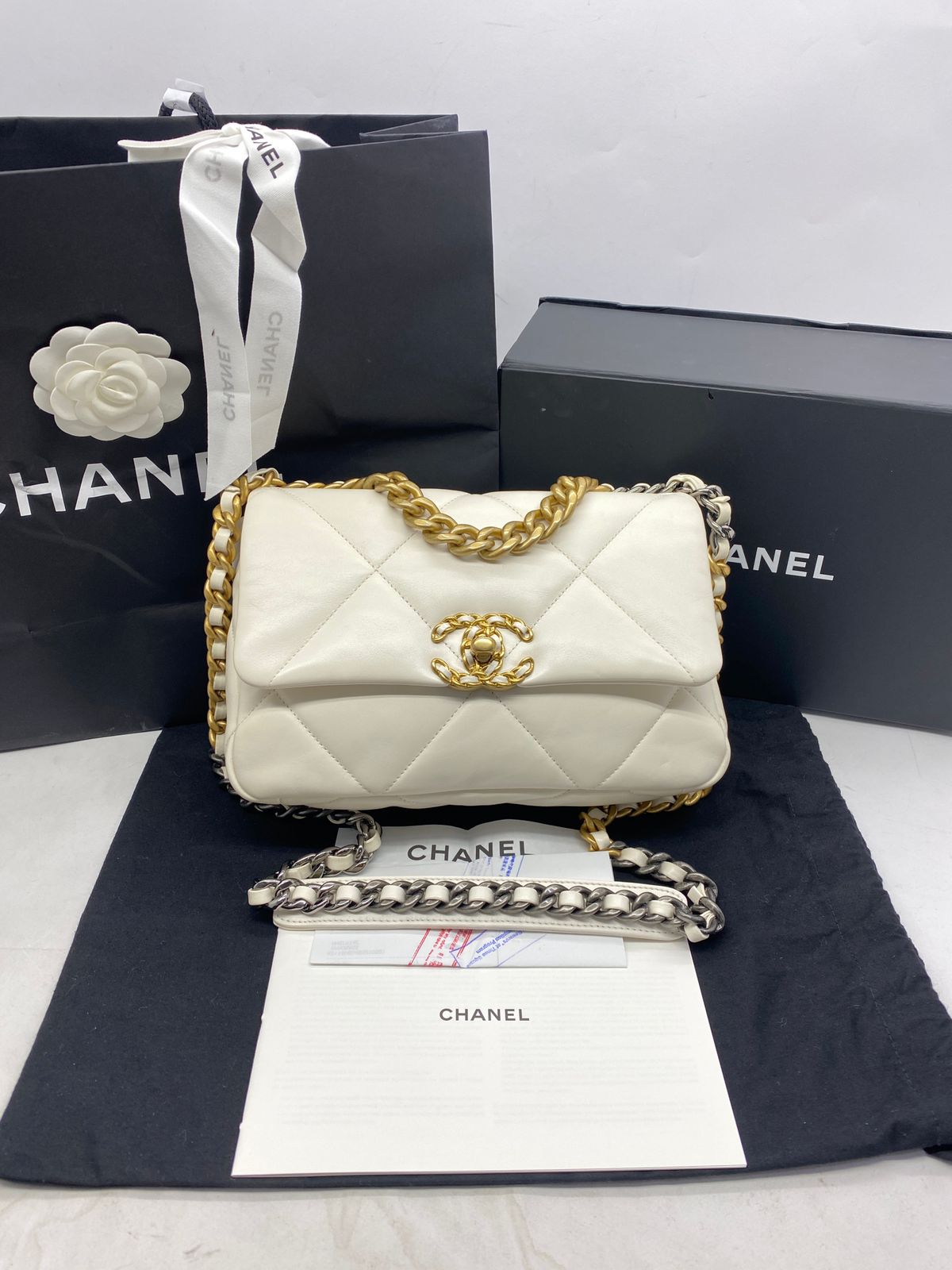 C19 Small Lambskin White GHW