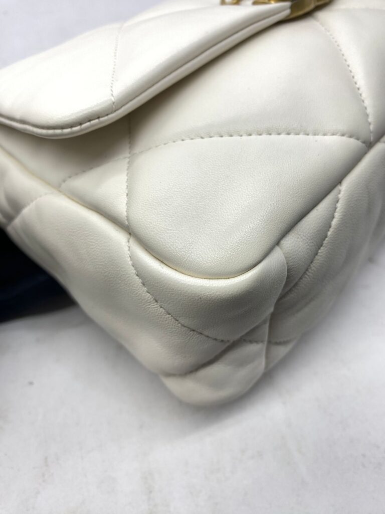 C19 Small Lambskin White GHW
