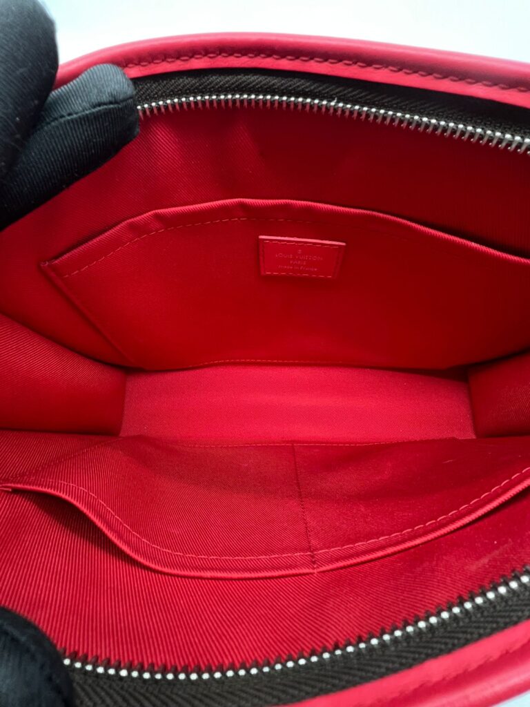 Pochette Voyage MM Monogram Red SHW