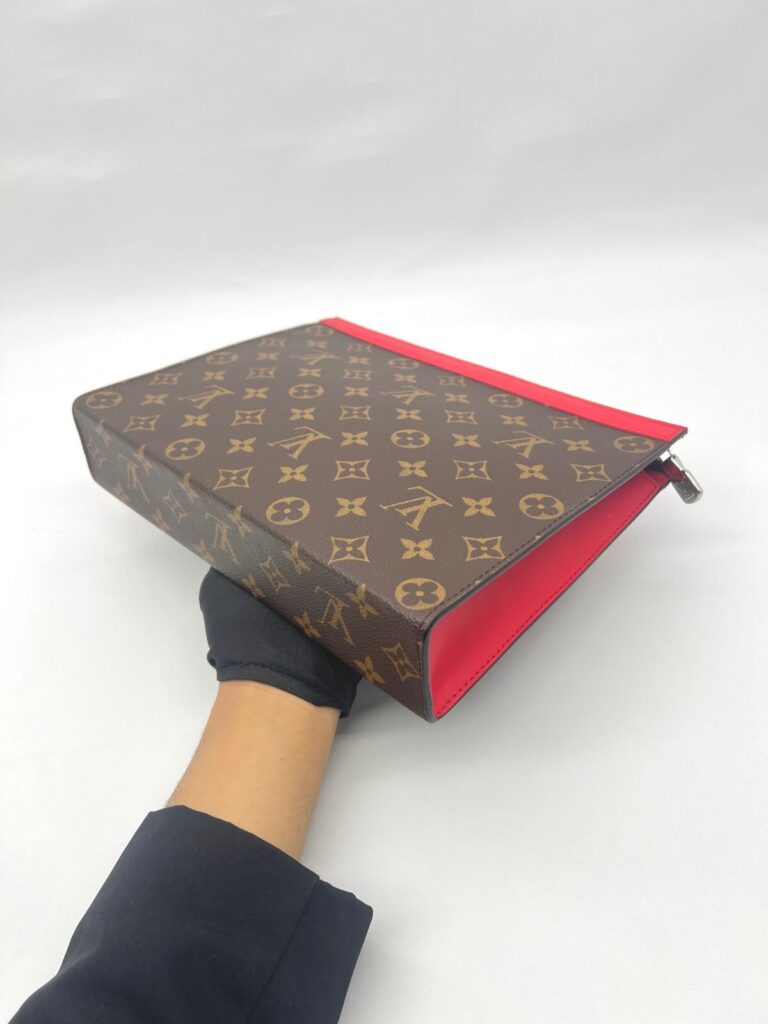 Pochette Voyage MM Monogram Red SHW
