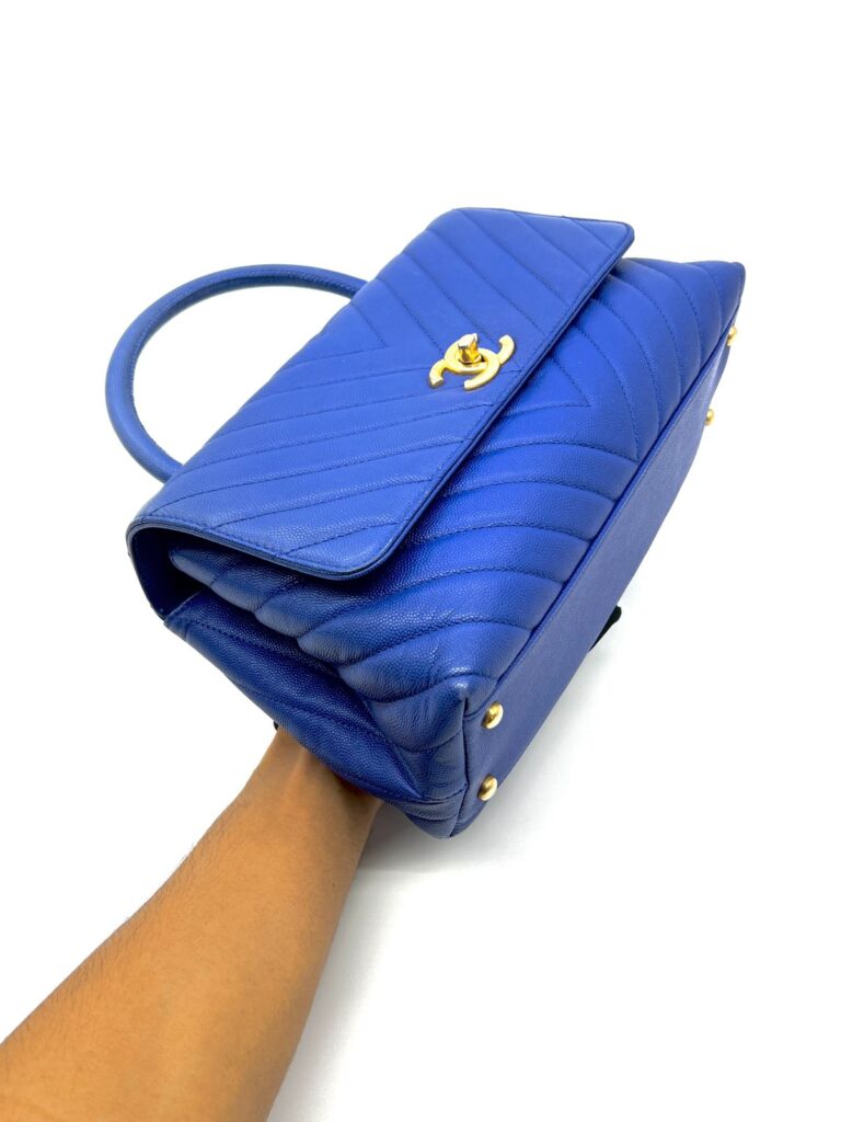 Coco Handle Medium Chevron Caviar Blue GHW