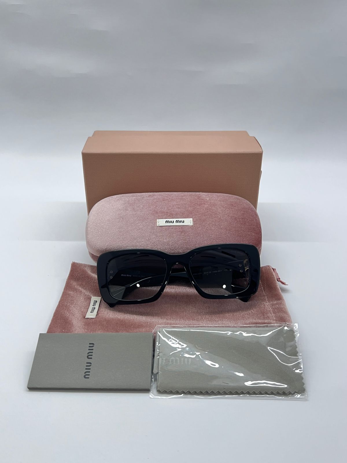 Sunglasses Rectangle Logo SMU07Y Black