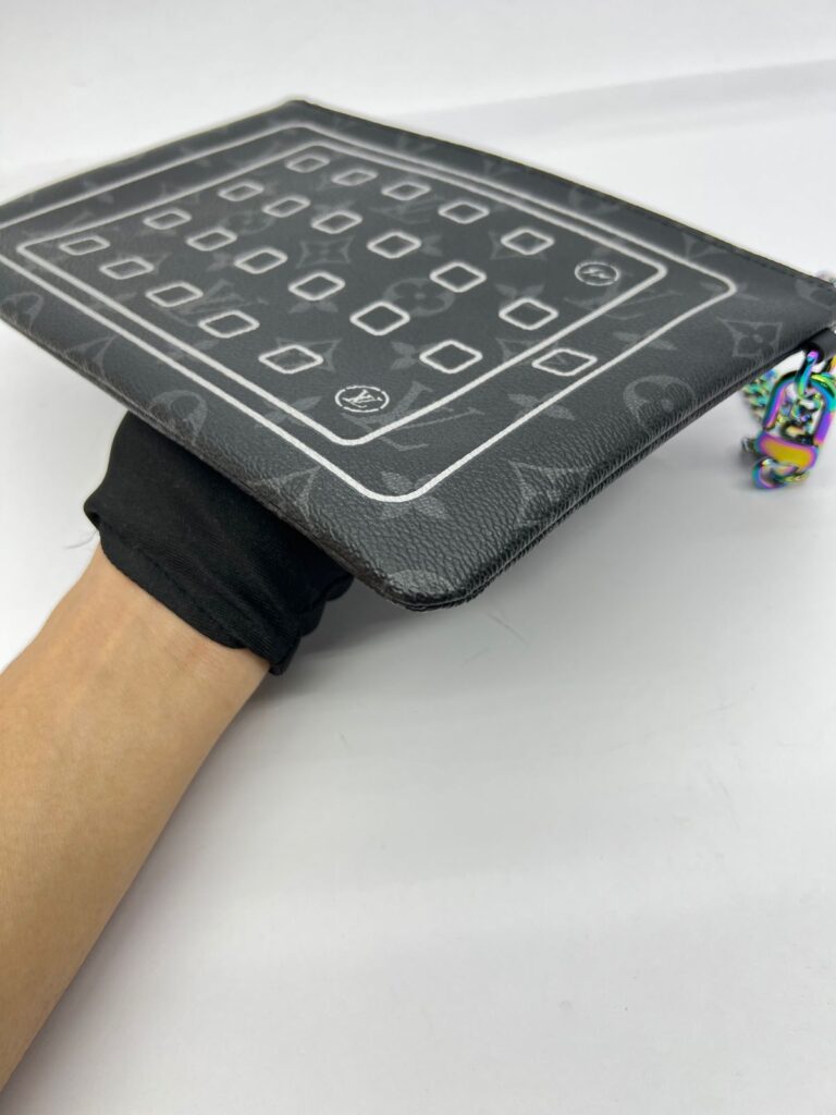 Pouch Monogram Eclipse Fragment Iphone Rainbow HW