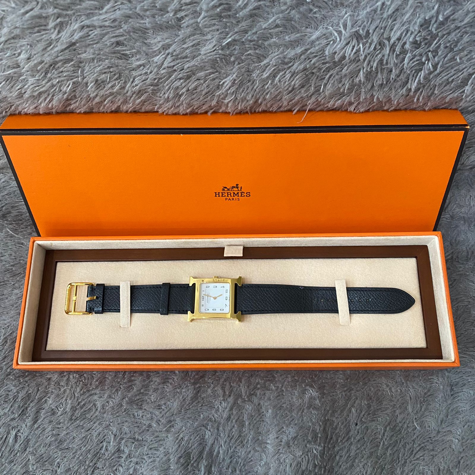 Heure H Epsom Noir GHW