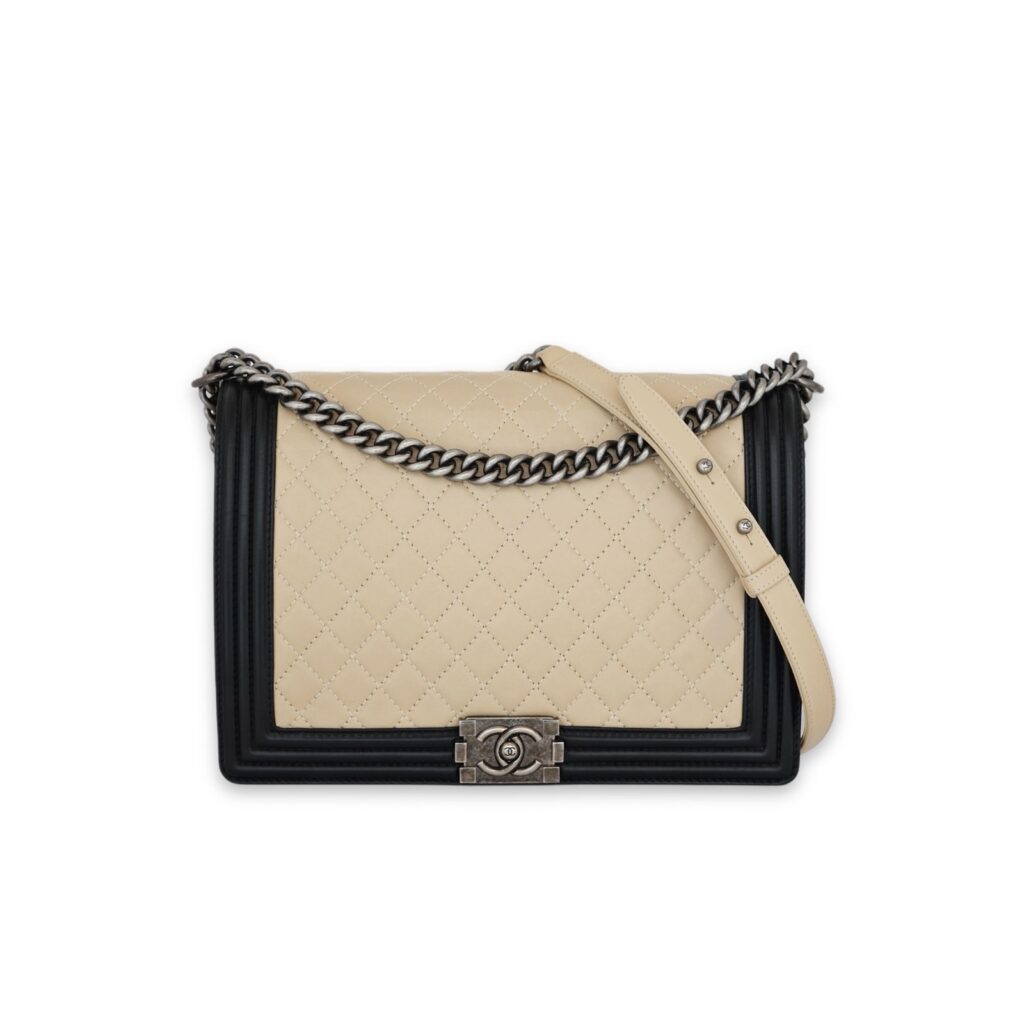 Boy 30 Lambskin Beige Black RHW