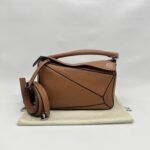 Puzzle Small Grained Tan SHW