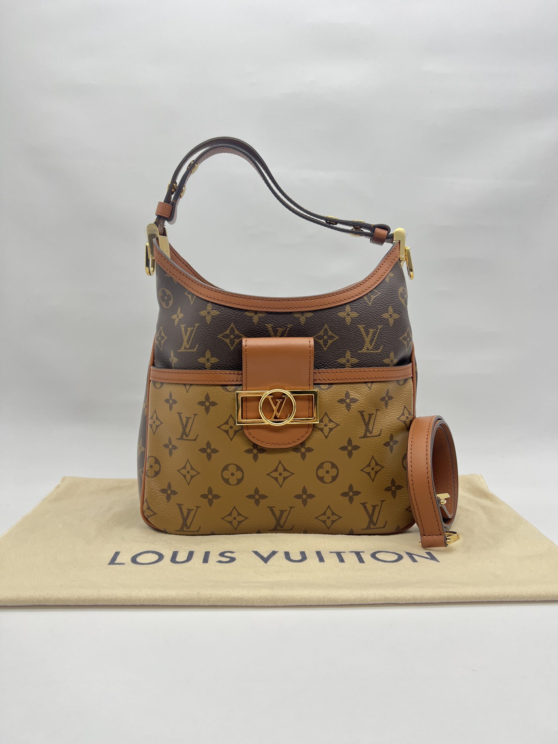 Hobo Dauphine PM Reverse Momogram